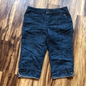 Women’s size 8p Baccini denim Capri pants